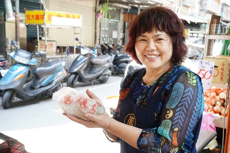 板橋美食.鳳客家米食.瑞億市場美食.芋頭包.客家菜包.亞東醫院美食.