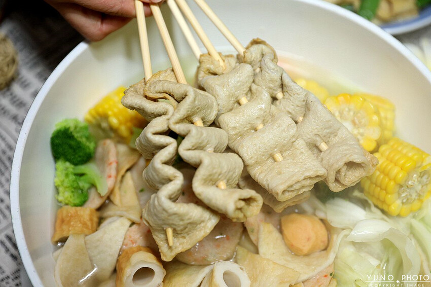 新北市五股區不用飛韓國也能享受100%韓劇美食！韓國水協綜合魚板湯包、魚板串、傳統四角魚板｜韓英國際