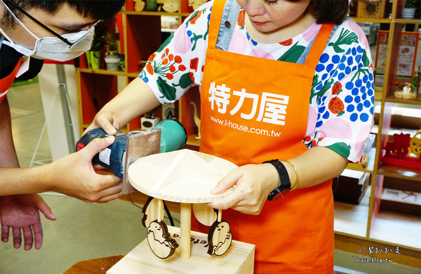 台中室內景點》HELLO KITTY迷快來看！特力屋聯名三麗鷗推出超可愛DIY木作課程,IG拍照熱門打卡景點！準備好記憶體大拍特拍！ - 小潔趴趴走旅遊札記
