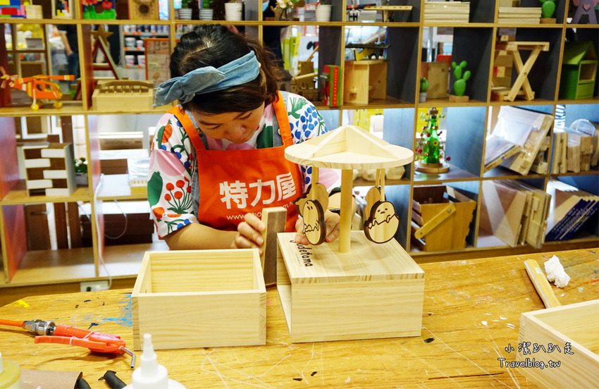 台中室內景點》HELLO KITTY迷快來看！特力屋聯名三麗鷗推出超可愛DIY木作課程,IG拍照熱門打卡景點！準備好記憶體大拍特拍！ - 小潔趴趴走旅遊札記