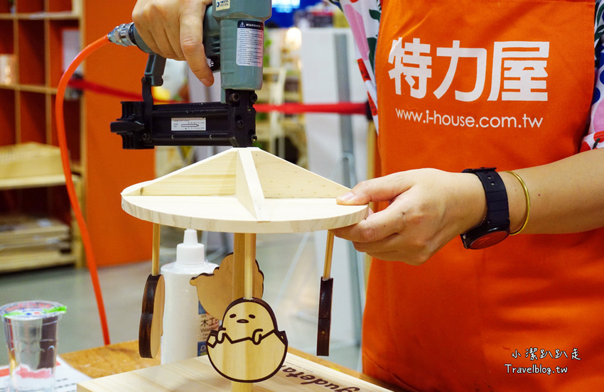 台中室內景點》HELLO KITTY迷快來看！特力屋聯名三麗鷗推出超可愛DIY木作課程,IG拍照熱門打卡景點！準備好記憶體大拍特拍！ - 小潔趴趴走旅遊札記