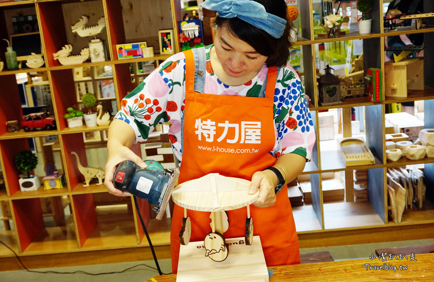 台中室內景點》HELLO KITTY迷快來看！特力屋聯名三麗鷗推出超可愛DIY木作課程,IG拍照熱門打卡景點！準備好記憶體大拍特拍！ - 小潔趴趴走旅遊札記