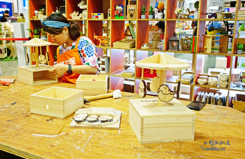 台中室內景點》HELLO KITTY迷快來看！特力屋聯名三麗鷗推出超可愛DIY木作課程,IG拍照熱門打卡景點！準備好記憶體大拍特拍！ - 小潔趴趴走旅遊札記