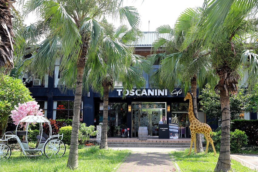 都市叢林浪漫綠意花園!好吃又好拍夢幻景觀餐廳|托斯卡尼尼義大利庭園餐廳(桃園中正藝文特區)