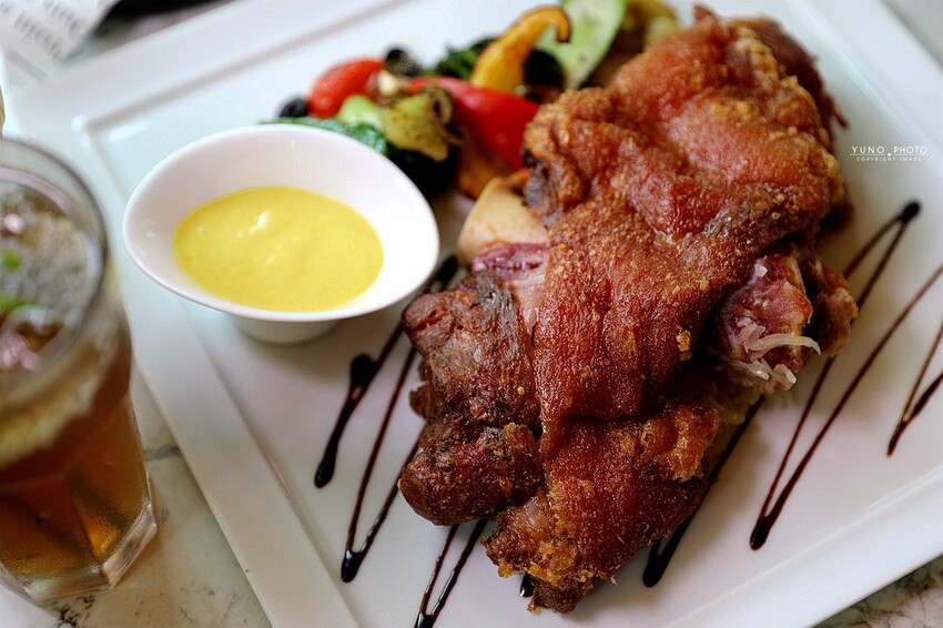 都市叢林浪漫綠意花園!好吃又好拍夢幻景觀餐廳|托斯卡尼尼義大利庭園餐廳(桃園中正藝文特區)