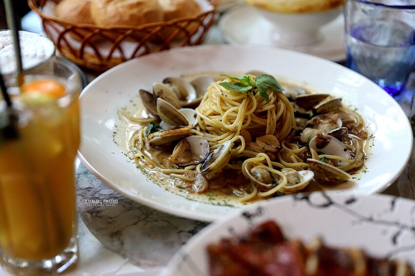 都市叢林浪漫綠意花園!好吃又好拍夢幻景觀餐廳|托斯卡尼尼義大利庭園餐廳(桃園中正藝文特區)
