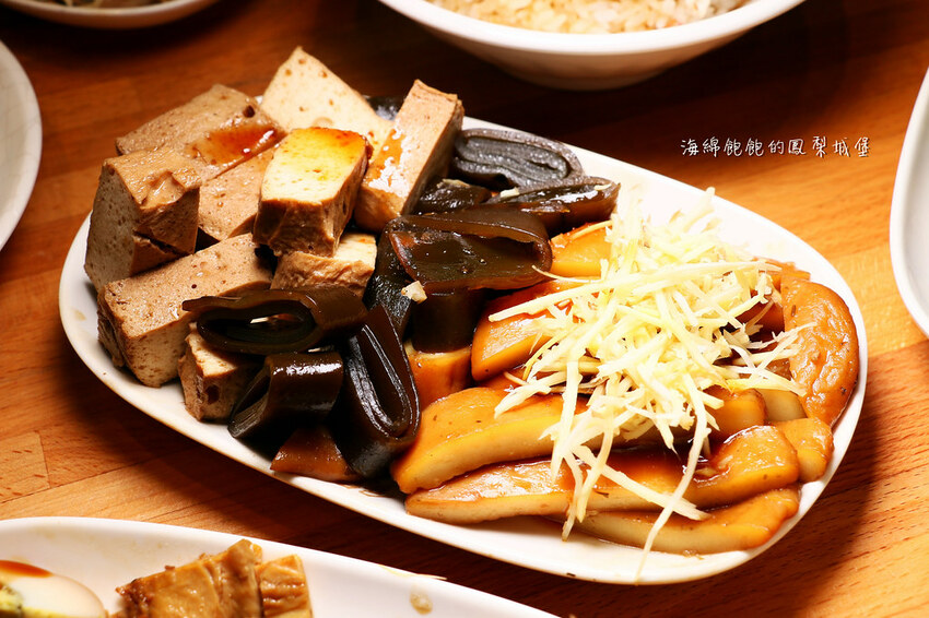 雙月食品社｜蟬聯3年米其林必比登、台北最強雞湯、元氣鱸魚湯、愛恨椒芝麵、菜單價位(捷運善導寺站)