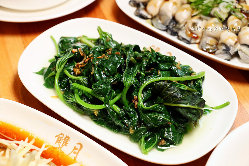 雙月食品社｜蟬聯3年米其林必比登、台北最強雞湯、元氣鱸魚湯、愛恨椒芝麵、菜單價位(捷運善導寺站)