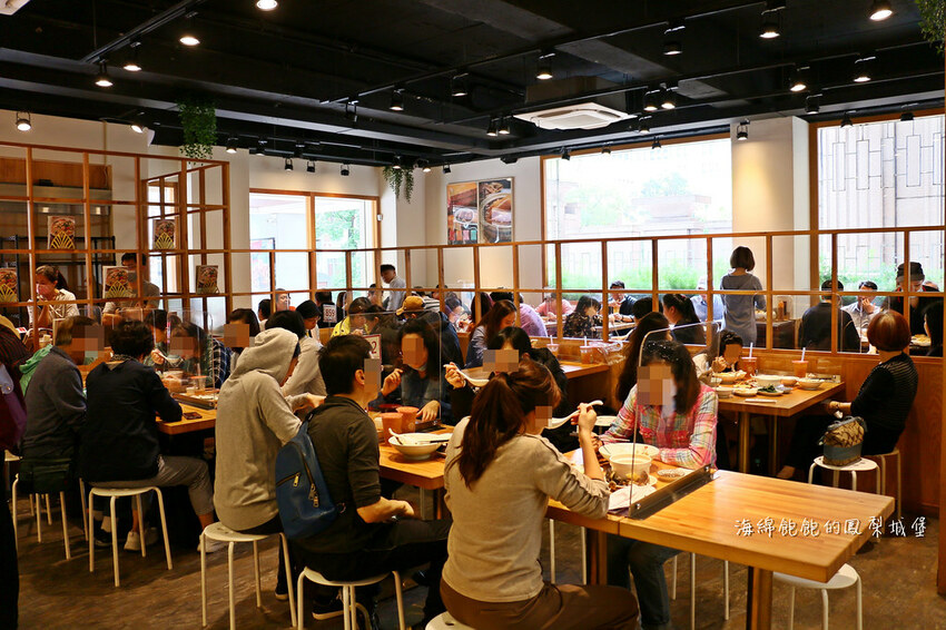 雙月食品社｜蟬聯3年米其林必比登、台北最強雞湯、元氣鱸魚湯、愛恨椒芝麵、菜單價位(捷運善導寺站)