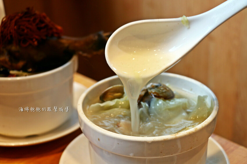 雙月食品社｜蟬聯3年米其林必比登、台北最強雞湯、元氣鱸魚湯、愛恨椒芝麵、菜單價位(捷運善導寺站)