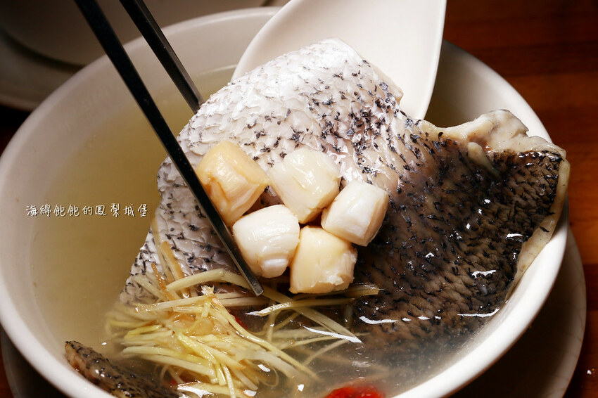 雙月食品社｜蟬聯3年米其林必比登、台北最強雞湯、元氣鱸魚湯、愛恨椒芝麵、菜單價位(捷運善導寺站)