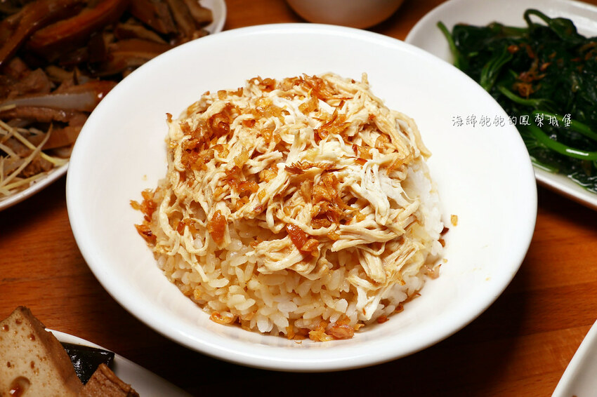 雙月食品社｜蟬聯3年米其林必比登、台北最強雞湯、元氣鱸魚湯、愛恨椒芝麵、菜單價位(捷運善導寺站)