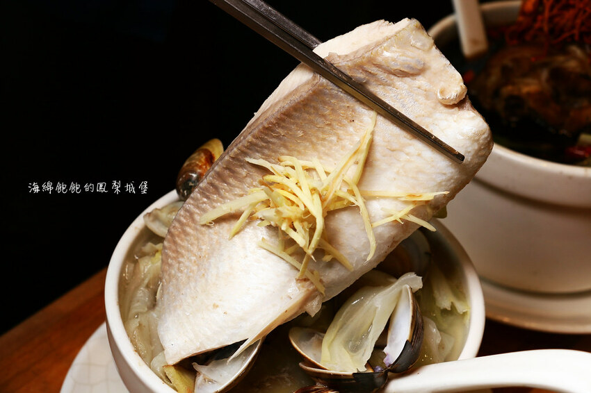 雙月食品社｜蟬聯3年米其林必比登、台北最強雞湯、元氣鱸魚湯、愛恨椒芝麵、菜單價位(捷運善導寺站)