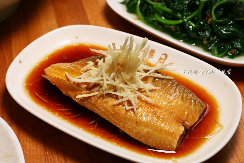 雙月食品社｜蟬聯3年米其林必比登、台北最強雞湯、元氣鱸魚湯、愛恨椒芝麵、菜單價位(捷運善導寺站)