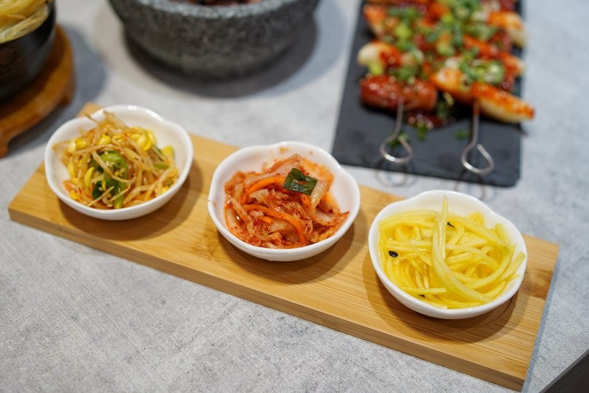 台北東區巷弄新開幕韓式料理『饗韓 食尚韓食』,免費韓服體驗、網美打卡牆讓你拍個夠,喜愛韓式料理的朋友又多一個選擇啦! - 阿華田的美食日記