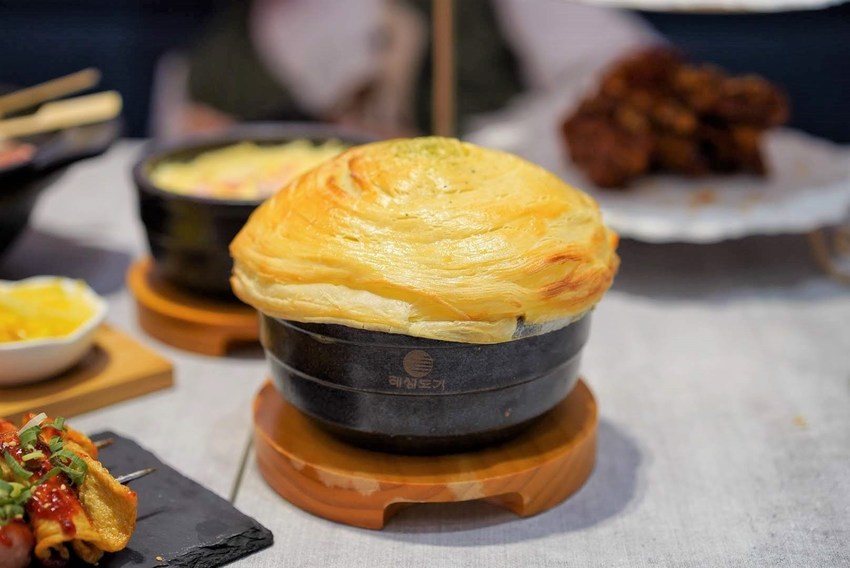 台北東區巷弄新開幕韓式料理『饗韓 食尚韓食』,免費韓服體驗、網美打卡牆讓你拍個夠,喜愛韓式料理的朋友又多一個選擇啦! - 阿華田的美食日記