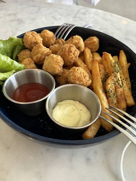 《宜蘭❤️》滿山望海，生意一直很好的景觀餐廳，東西普通但為了