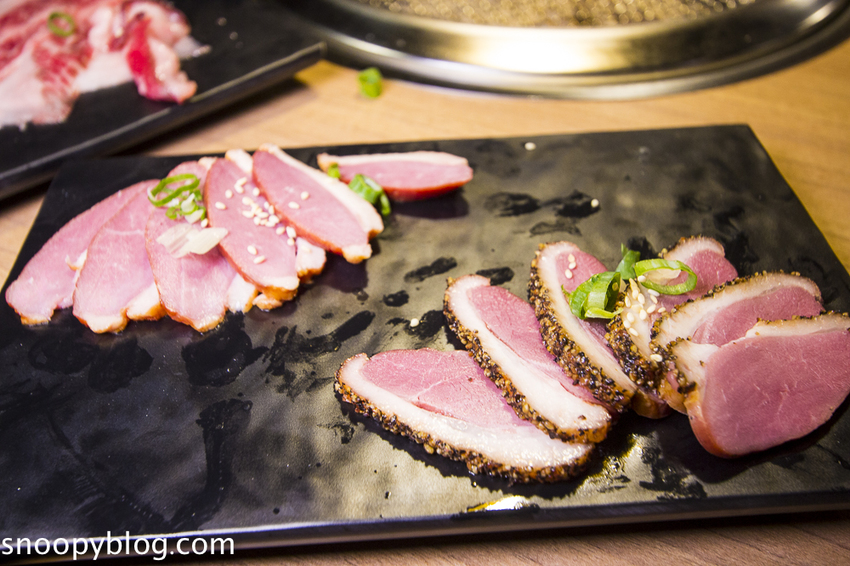 【板橋美食】板橋燒烤吃到飽|燒肉殿板橋旗艦店~燒烤吃到飽499元起,日本A5黑毛和牛、各式海鮮無限量供應、嘉士伯啤酒無限暢飲