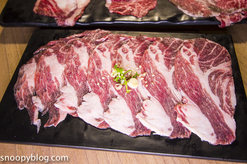 【板橋美食】板橋燒烤吃到飽|燒肉殿板橋旗艦店~燒烤吃到飽499元起,日本A5黑毛和牛、各式海鮮無限量供應、嘉士伯啤酒無限暢飲