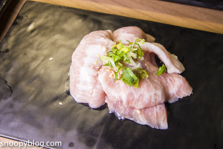 【板橋美食】板橋燒烤吃到飽|燒肉殿板橋旗艦店~燒烤吃到飽499元起,日本A5黑毛和牛、各式海鮮無限量供應、嘉士伯啤酒無限暢飲