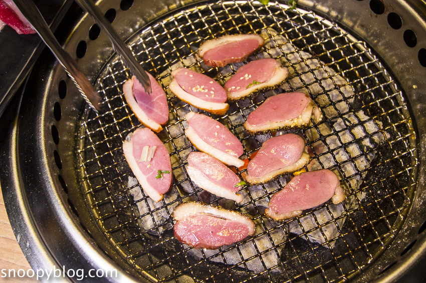 【板橋美食】板橋燒烤吃到飽|燒肉殿板橋旗艦店~燒烤吃到飽499元起,日本A5黑毛和牛、各式海鮮無限量供應、嘉士伯啤酒無限暢飲