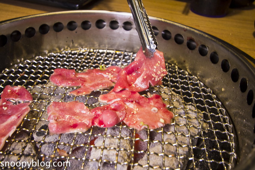 【板橋美食】板橋燒烤吃到飽|燒肉殿板橋旗艦店~燒烤吃到飽499元起,日本A5黑毛和牛、各式海鮮無限量供應、嘉士伯啤酒無限暢飲