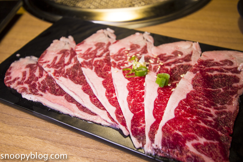 【板橋美食】板橋燒烤吃到飽|燒肉殿板橋旗艦店~燒烤吃到飽499元起,日本A5黑毛和牛、各式海鮮無限量供應、嘉士伯啤酒無限暢飲