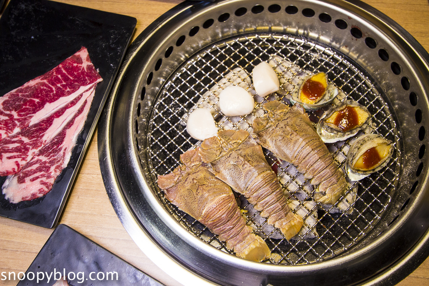 【板橋美食】板橋燒烤吃到飽|燒肉殿板橋旗艦店~燒烤吃到飽499元起,日本A5黑毛和牛、各式海鮮無限量供應、嘉士伯啤酒無限暢飲