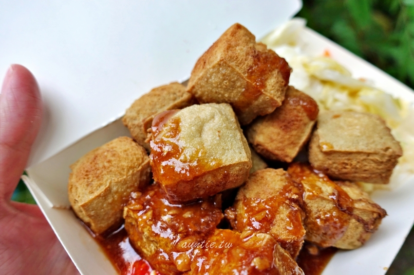 【宜蘭】礁溪 綠色臭豆腐 天然青草發酵 外酥內軟真的臭 - 水晶安蹄 不務正業過生活