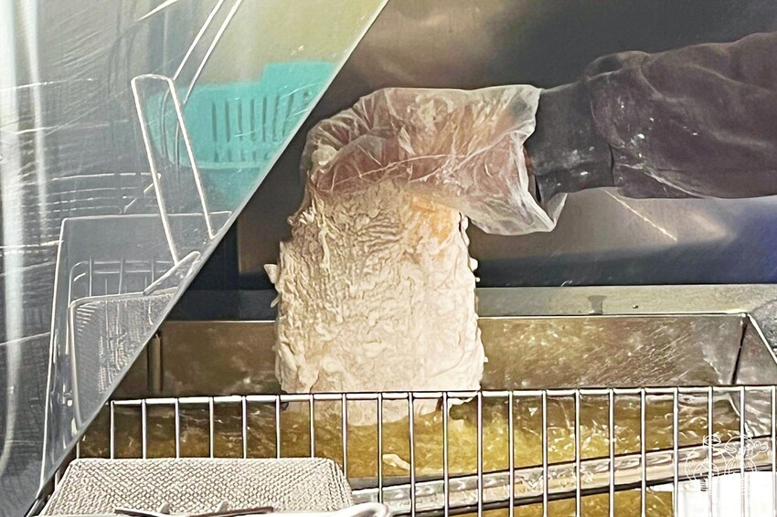 台中人氣美式炸雞現點現炸,必點泰式系列甜中帶酸好涮嘴,強烈建議事先打電話預訂!