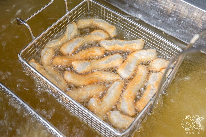 台中人氣美式炸雞現點現炸,必點泰式系列甜中帶酸好涮嘴,強烈建議事先打電話預訂!