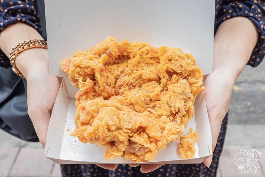 台中人氣美式炸雞現點現炸,必點泰式系列甜中帶酸好涮嘴,強烈建議事先打電話預訂!