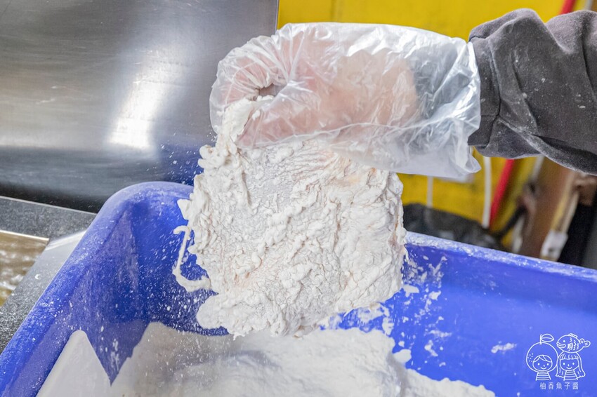 台中人氣美式炸雞現點現炸,必點泰式系列甜中帶酸好涮嘴,強烈建議事先打電話預訂!