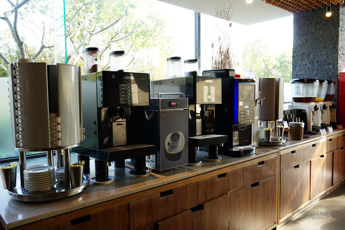 台中日光溫泉會館》房內美人湯池,湯湯屋大眾泡湯池、兒童遊戲室、陽光花園夜晚變星空夜吧
