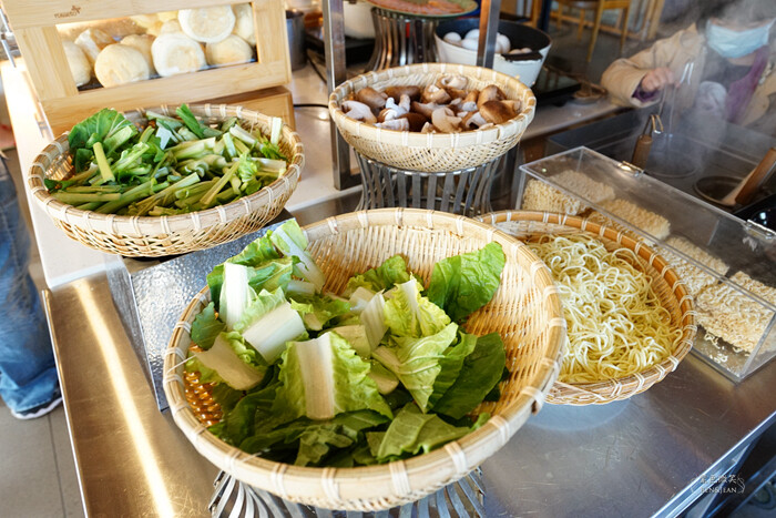 台中日光溫泉會館》房內美人湯池,湯湯屋大眾泡湯池、兒童遊戲室、陽光花園夜晚變星空夜吧