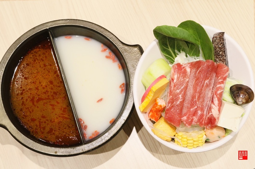 新北美食/土城高CP攪攪小火鍋!壽喜燒、鴛鴦鍋等近30種鍋物任選 自助吧有霜淇淋、雞油拌飯吃到飽 最便宜只要135元 - 跟著華少吃吃吃