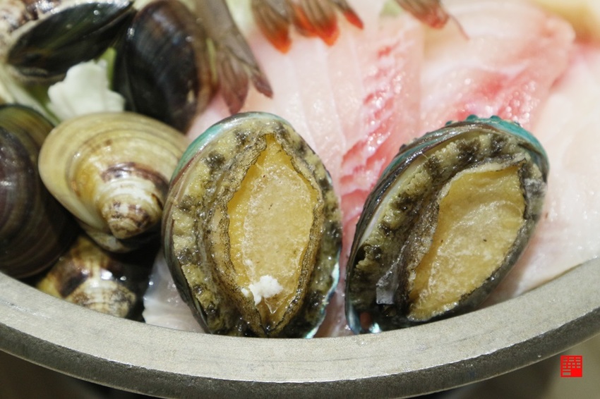 新北美食/土城高CP攪攪小火鍋!壽喜燒、鴛鴦鍋等近30種鍋物任選 自助吧有霜淇淋、雞油拌飯吃到飽 最便宜只要135元 - 跟著華少吃吃吃