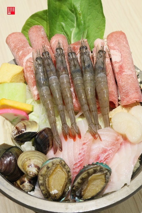 新北美食/土城高CP攪攪小火鍋!壽喜燒、鴛鴦鍋等近30種鍋物任選 自助吧有霜淇淋、雞油拌飯吃到飽 最便宜只要135元 - 跟著華少吃吃吃