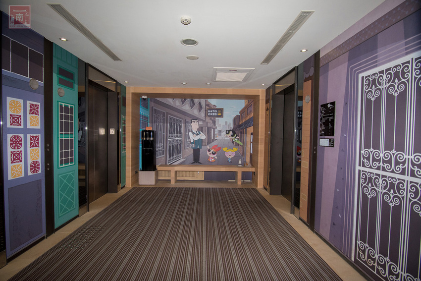 【臺南住宿】台南親子飯店｜卡通頻道主題房型｜主題房房內周邊商品通通帶回家｜四樓五樓戶外室內遊樂空間｜電動汽車.小火車任你玩~~HOTEL COZZI和逸飯店•台南西門館 - 南人幫