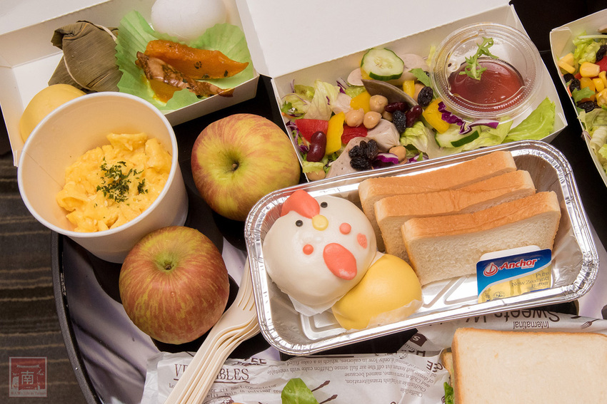 【臺南住宿】台南親子飯店｜卡通頻道主題房型｜主題房房內周邊商品通通帶回家｜四樓五樓戶外室內遊樂空間｜電動汽車.小火車任你玩~~HOTEL COZZI和逸飯店•台南西門館 - 南人幫