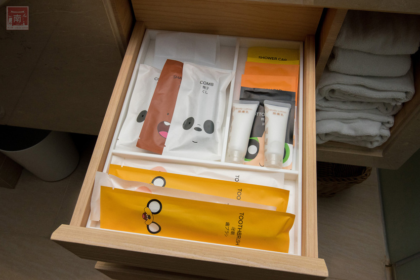 【臺南住宿】台南親子飯店｜卡通頻道主題房型｜主題房房內周邊商品通通帶回家｜四樓五樓戶外室內遊樂空間｜電動汽車.小火車任你玩~~HOTEL COZZI和逸飯店•台南西門館 - 南人幫