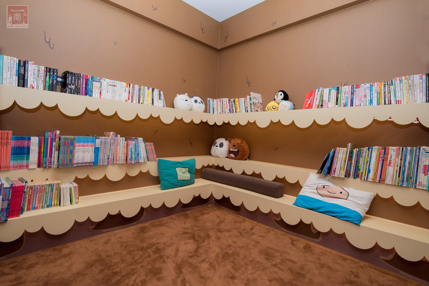 【臺南住宿】台南親子飯店｜卡通頻道主題房型｜主題房房內周邊商品通通帶回家｜四樓五樓戶外室內遊樂空間｜電動汽車.小火車任你玩~~HOTEL COZZI和逸飯店•台南西門館 - 南人幫