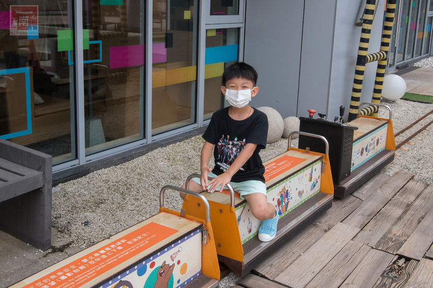 【臺南住宿】台南親子飯店｜卡通頻道主題房型｜主題房房內周邊商品通通帶回家｜四樓五樓戶外室內遊樂空間｜電動汽車.小火車任你玩~~HOTEL COZZI和逸飯店•台南西門館 - 南人幫