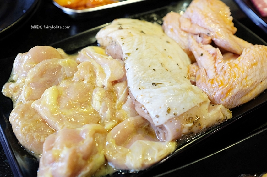 豬對有燒肉吃到飽。新開幕韓式燒肉吃到飽，一人只要299元，近80種食材讓你無限呷免驚！ @蹦啾♥謝蘿莉 La vie heureuse