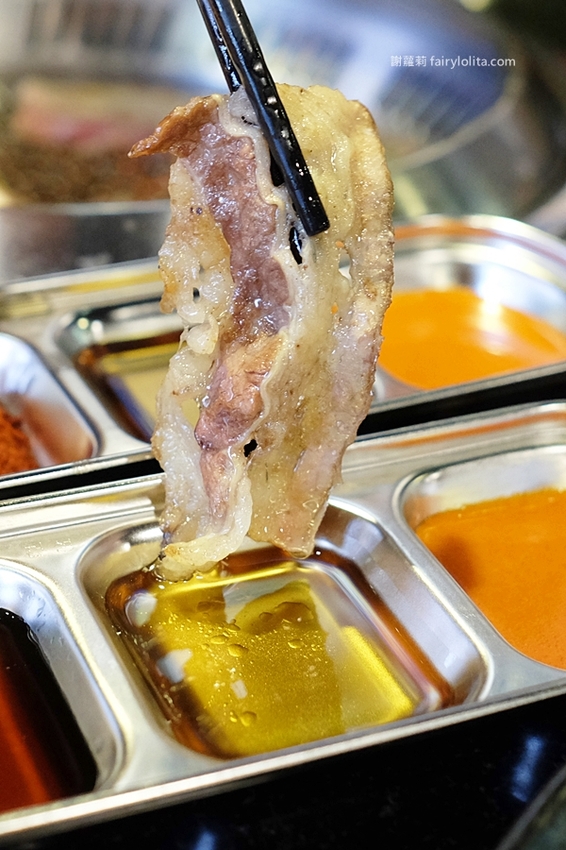 豬對有燒肉吃到飽。新開幕韓式燒肉吃到飽，一人只要299元，近80種食材讓你無限呷免驚！ @蹦啾♥謝蘿莉 La vie heureuse