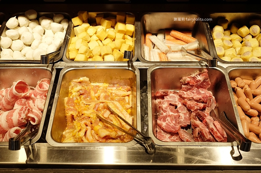 豬對有燒肉吃到飽。新開幕韓式燒肉吃到飽，一人只要299元，近80種食材讓你無限呷免驚！ @蹦啾♥謝蘿莉 La vie heureuse