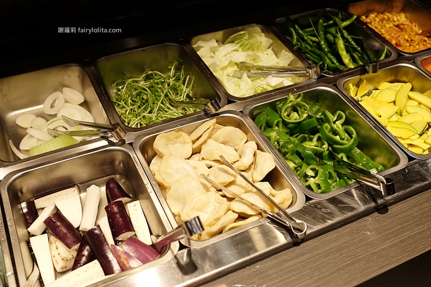 豬對有燒肉吃到飽。新開幕韓式燒肉吃到飽，一人只要299元，近80種食材讓你無限呷免驚！ @蹦啾♥謝蘿莉 La vie heureuse