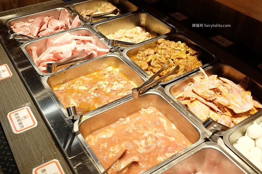 豬對有燒肉吃到飽。新開幕韓式燒肉吃到飽，一人只要299元，近80種食材讓你無限呷免驚！ @蹦啾♥謝蘿莉 La vie heureuse