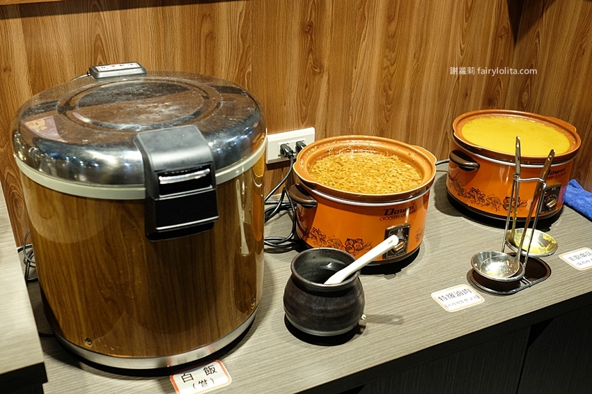 豬對有燒肉吃到飽。新開幕韓式燒肉吃到飽，一人只要299元，近80種食材讓你無限呷免驚！ @蹦啾♥謝蘿莉 La vie heureuse