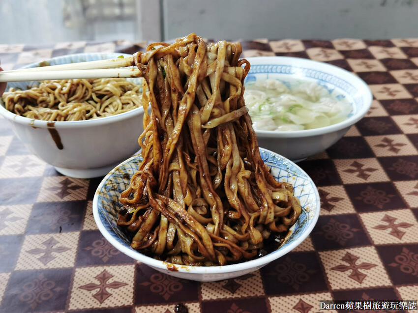 宜蘭美食|農權路炸醬麵/超人氣宜蘭炸醬麵三兄弟/宜蘭乾麵推薦(菜單價錢)